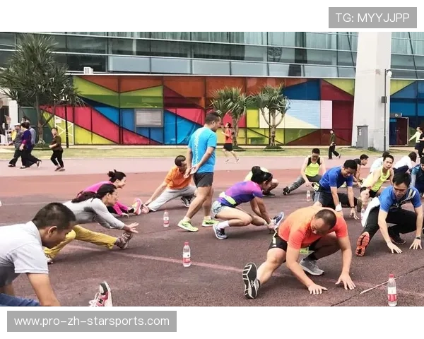 世界马拉松训练营与营养团队共建选手手册，马拉松培训